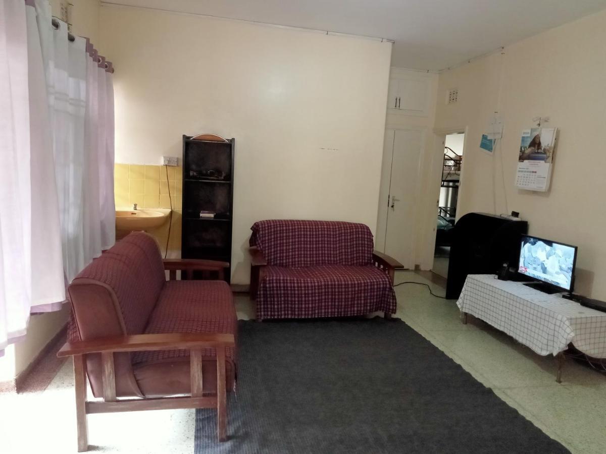 Pinkroses Gardens Hostel Nairobi Exterior photo