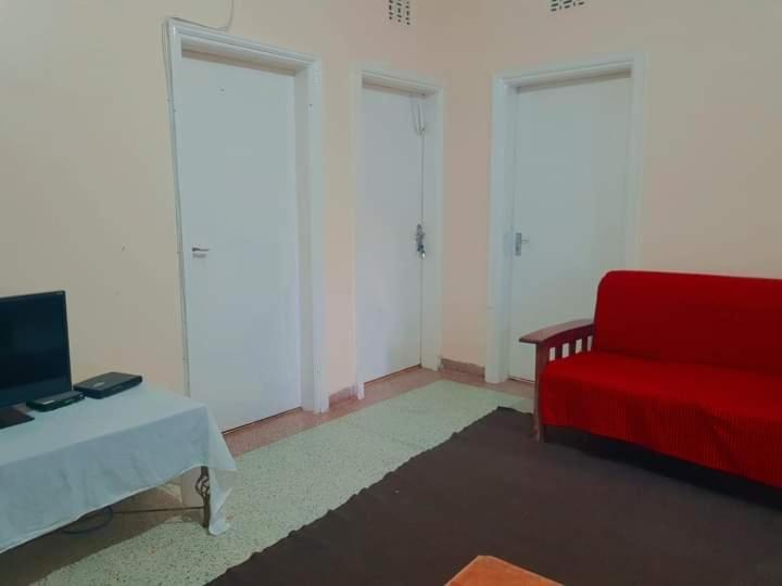 Pinkroses Gardens Hostel Nairobi Exterior photo