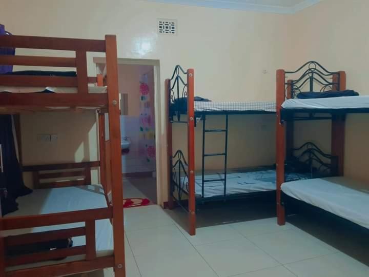 Pinkroses Gardens Hostel Nairobi Exterior photo